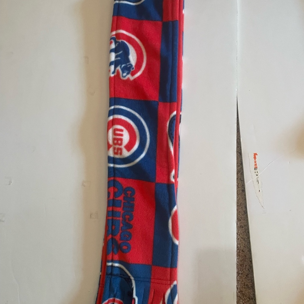 Child sizeChicago Cubs Fleece Scarf